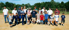 softballteam.jpg (123329 bytes)